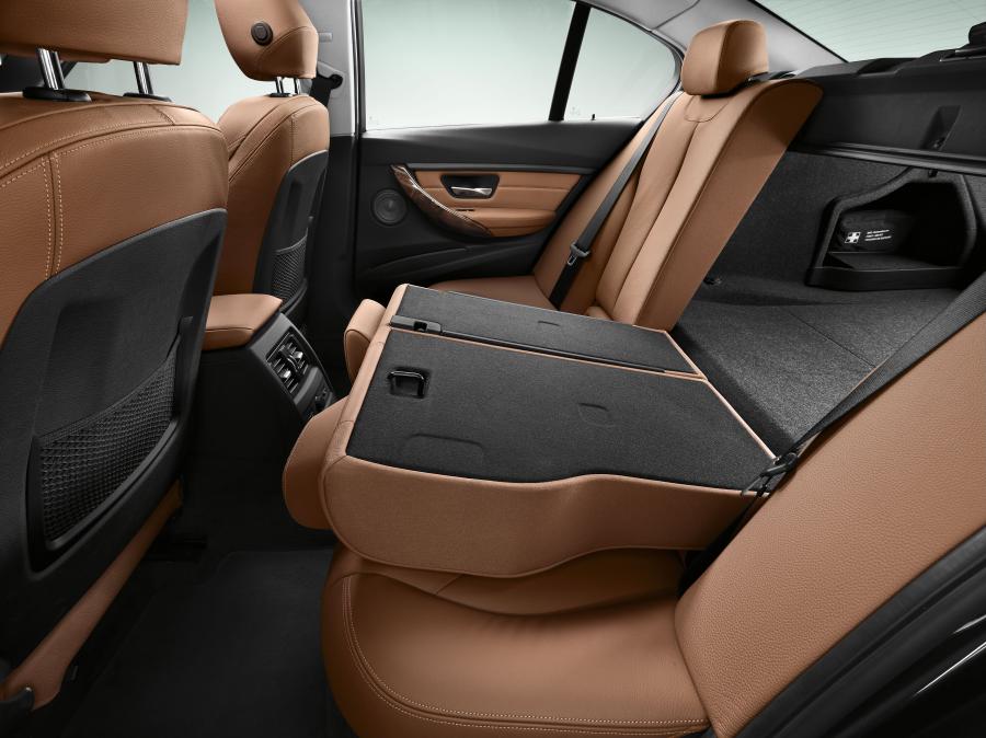  BMW 3-Series luxury Line 2011 года  (фото 3 из 25)